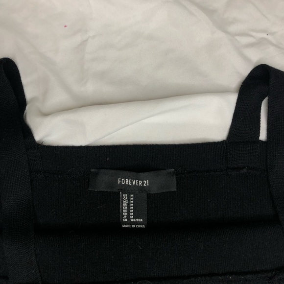 Black box cut crop top - Picture 3 of 4